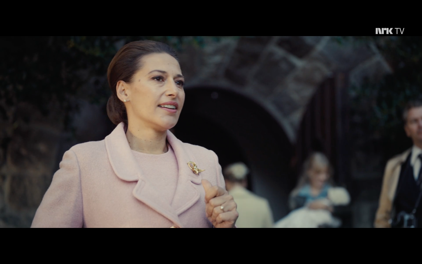 Pink suit in wool